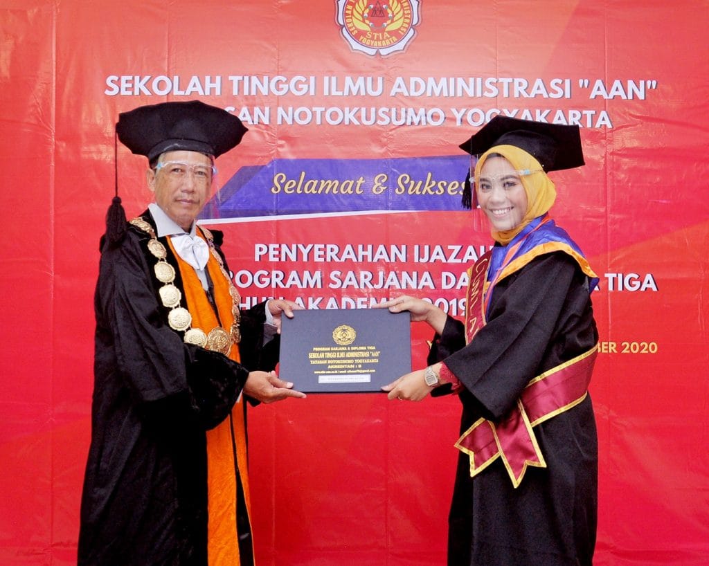 Lulusan Sarjana Administrasi Publik 2019/2020