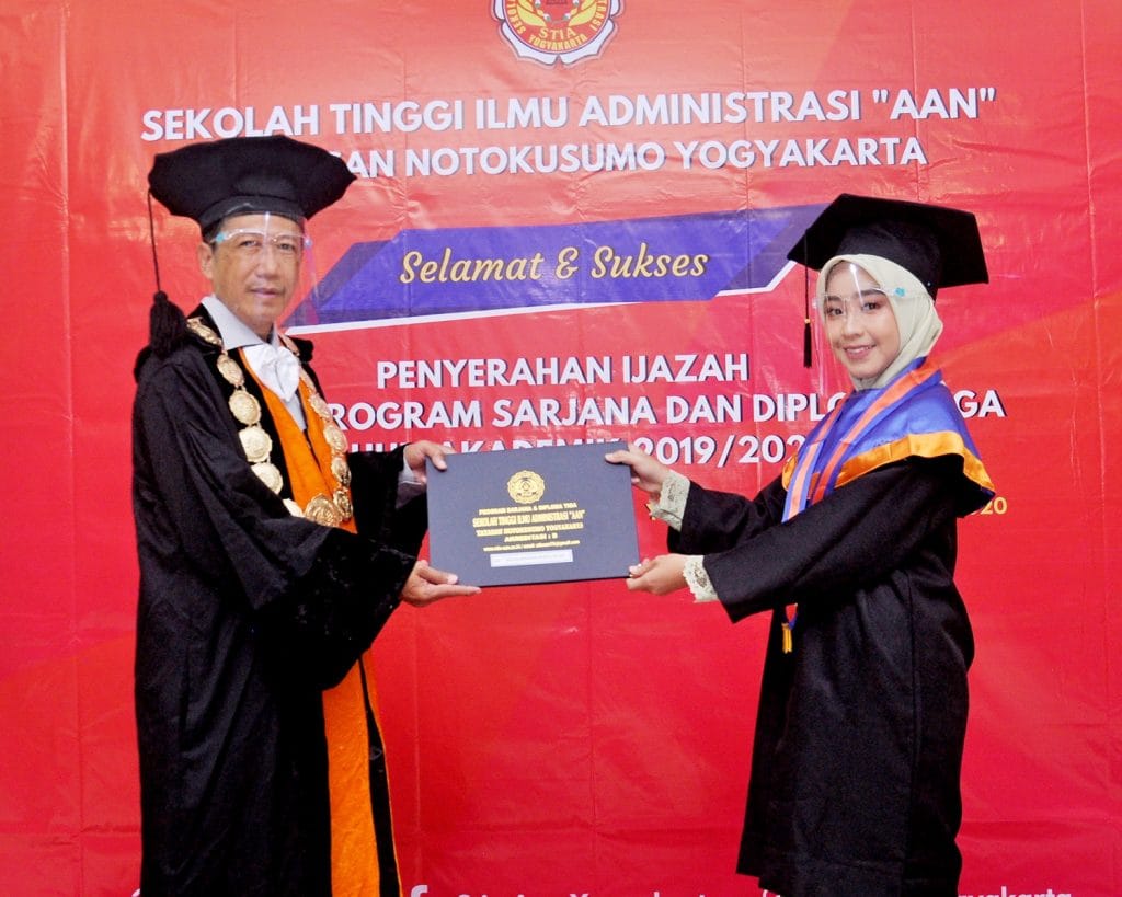 Lulusan Sarjana Administrasi Publik 2019/2020