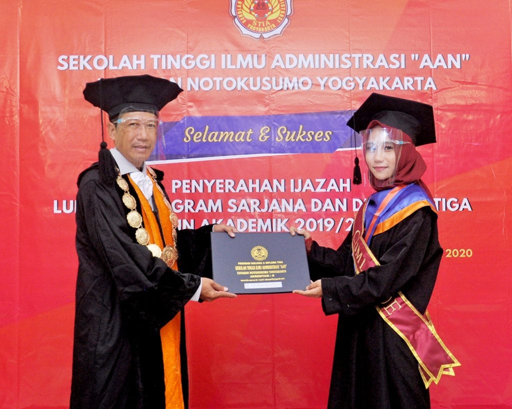 Lulusan Sarjana Administrasi Publik 2019/2020